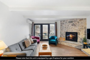 Cottage Vibe Condo with Views of Mont-Tremblant
